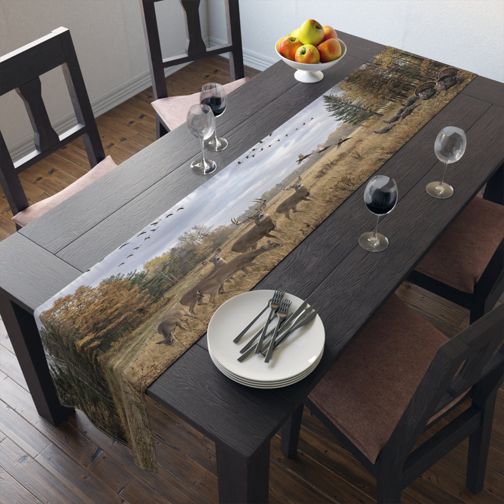 Wandering Deer/Table Runner (Cotton, Poly)