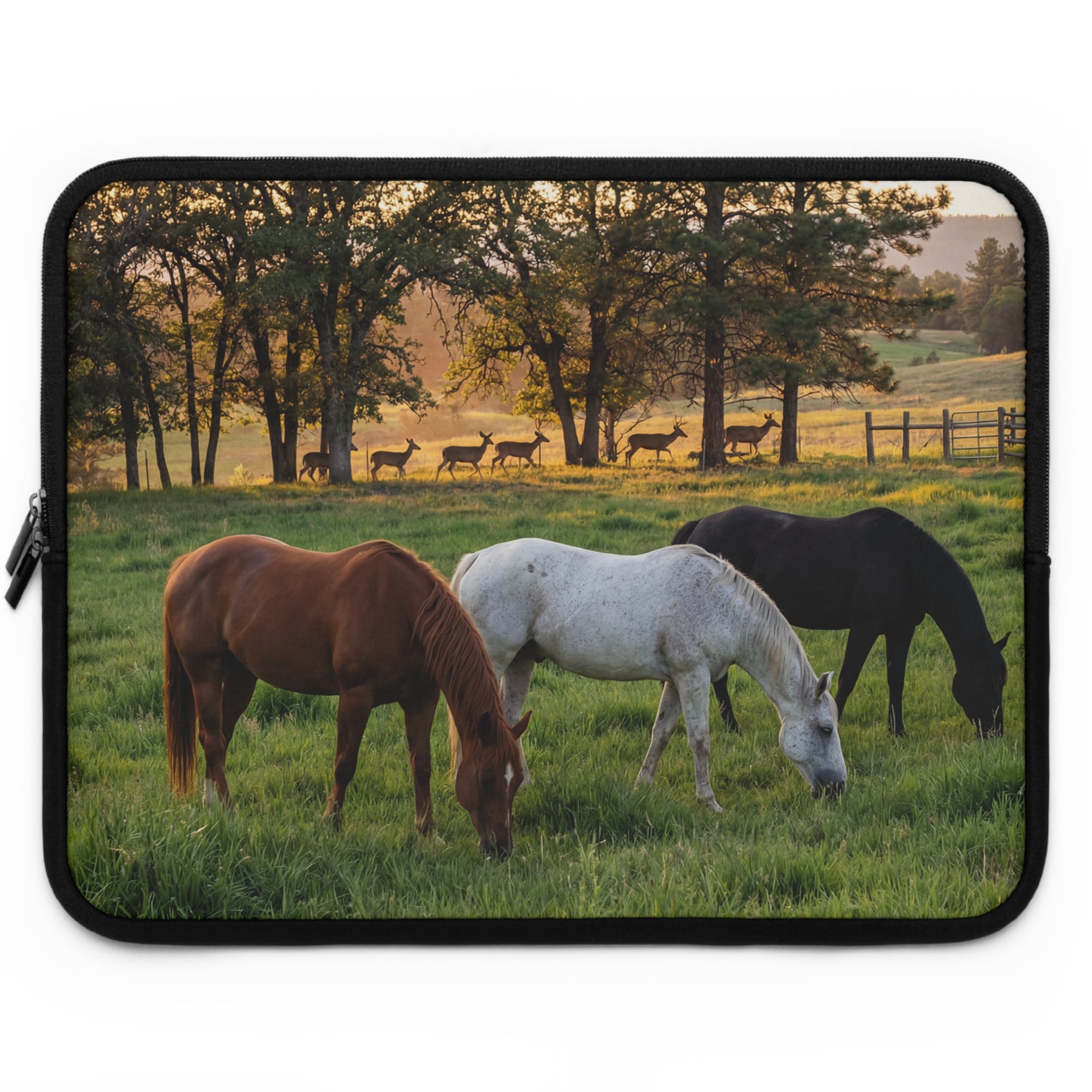 Laptop Sleeve Horse Pasture / Scenic Grazing Horses Laptop Case