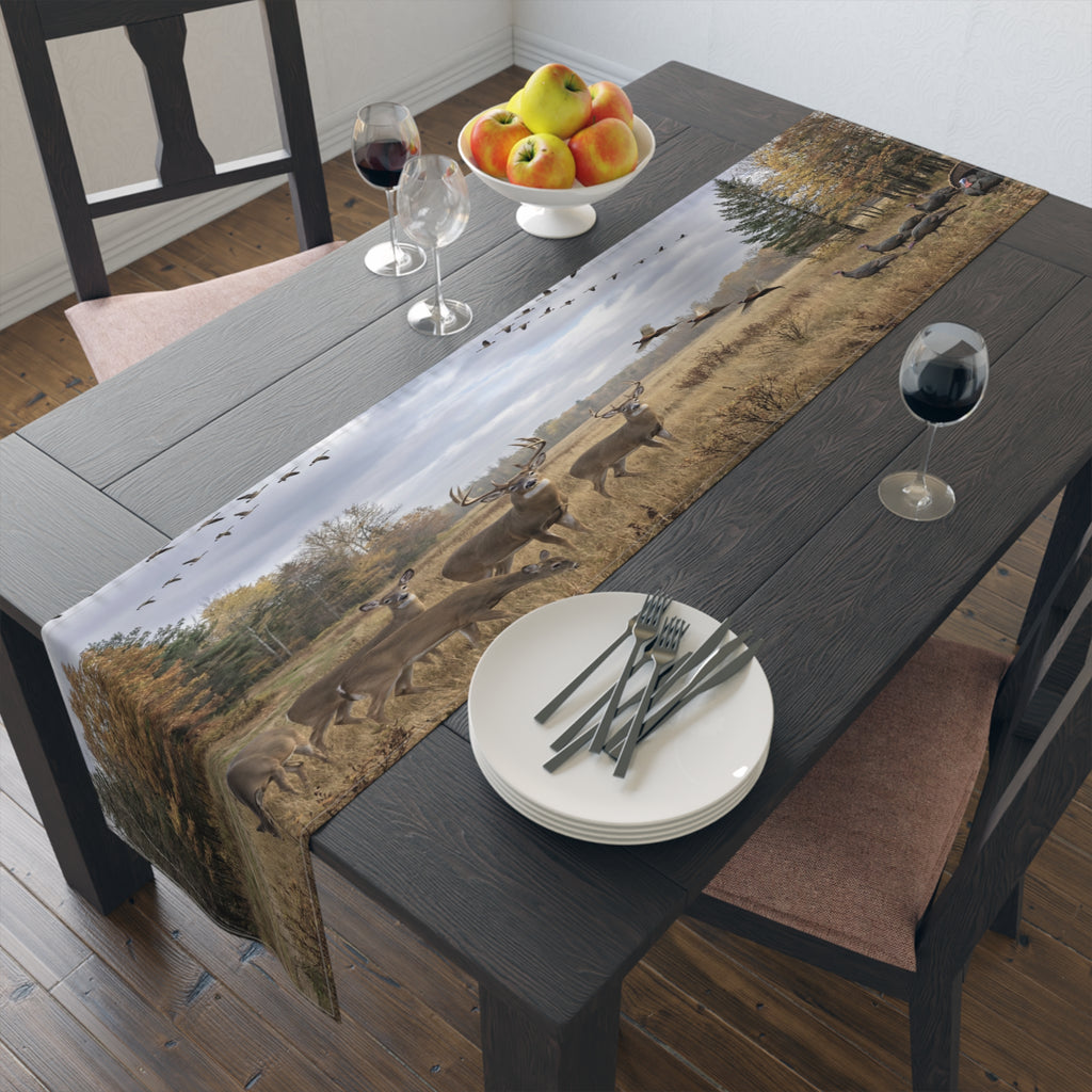Wandering Deer/Table Runner (Cotton, Poly)