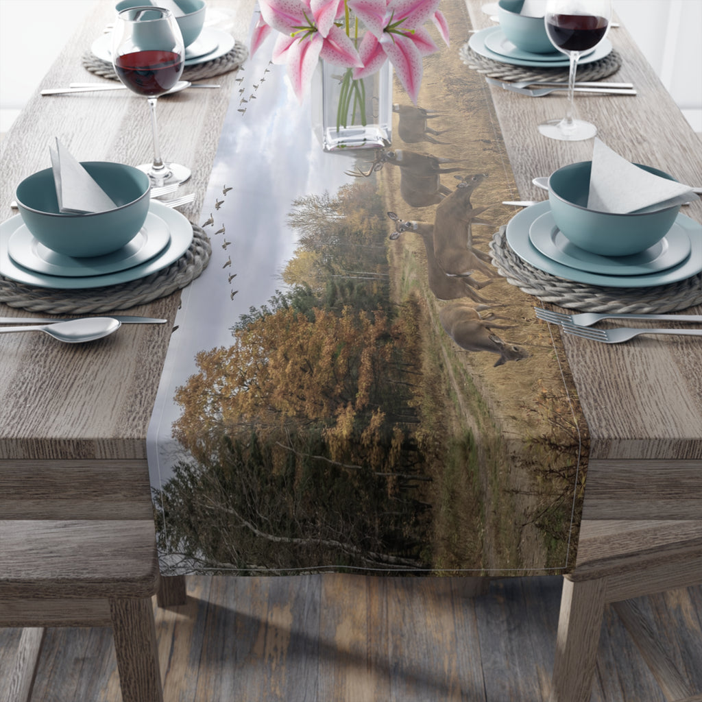 Wandering Deer/Table Runner (Cotton, Poly)