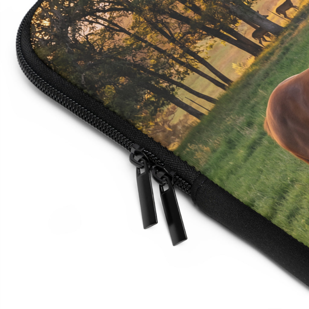 Laptop Sleeve Horse Pasture / Scenic Grazing Horses Laptop Case